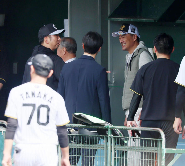 【阪神】２日連続来場の渡辺謙氏がキャンプ中継に飛び入り出演「毎日見てるんで『出るで』と」